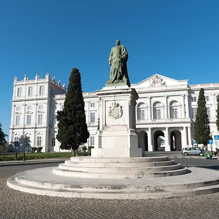 Flat With A Garden In Belem *